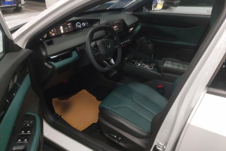 Used CHANGAN UNI-V iDD 2024 Blue Whale Smart Electric iDD 136km ZhiKu Model Driver Seat