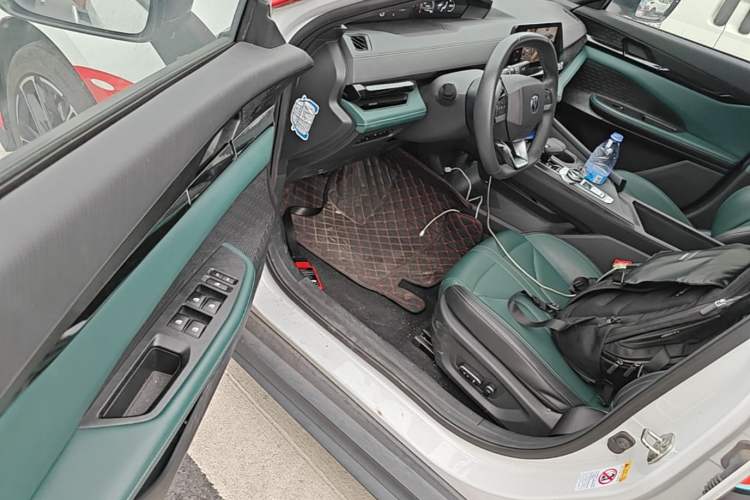 Used CHANGAN UNI-V iDD 2024 Blue Whale Smart Electric iDD 136km ZhiKu Model Driver Seat