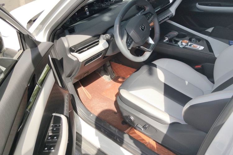 Used CHANGAN UNI-V iDD 2024 Blue Whale Smart Electric iDD 136km Luxury Model Driver Seat