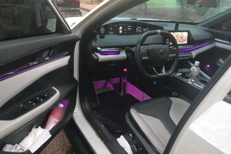 Used CHANGAN UNI-V iDD 2024 Blue Whale Smart Electric iDD 136km Luxury Model Driver Seat