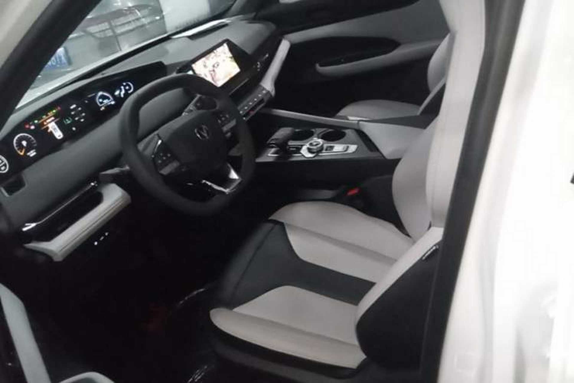 Used CHANGAN UNI-V iDD 2024 Blue Whale Smart Electric iDD 136km ZhiKu Model Driver Seat