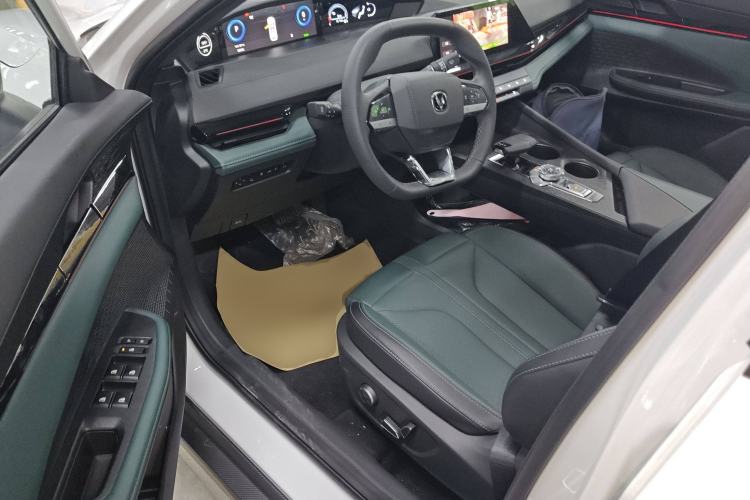 Used CHANGAN UNI-V iDD 2024 Blue Whale Smart Electric iDD 136km Luxury Model Driver Seat