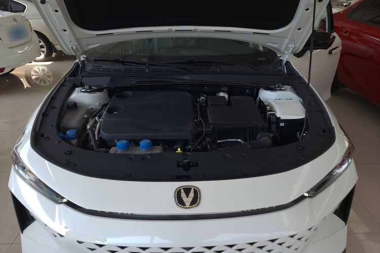 Used CHANGAN UNI-V iDD 2024 Blue Whale Smart Electric iDD 136km Luxury Model Engine Bay