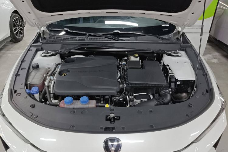 Used CHANGAN UNI-V iDD 2024 Blue Whale Smart Electric iDD 136km ZhiKu Model Engine Bay