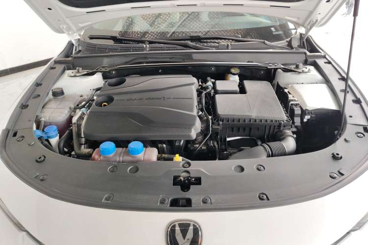 Used CHANGAN UNI-V iDD 2024 Blue Whale Smart Electric iDD 136km ZhiKu Model Engine Bay