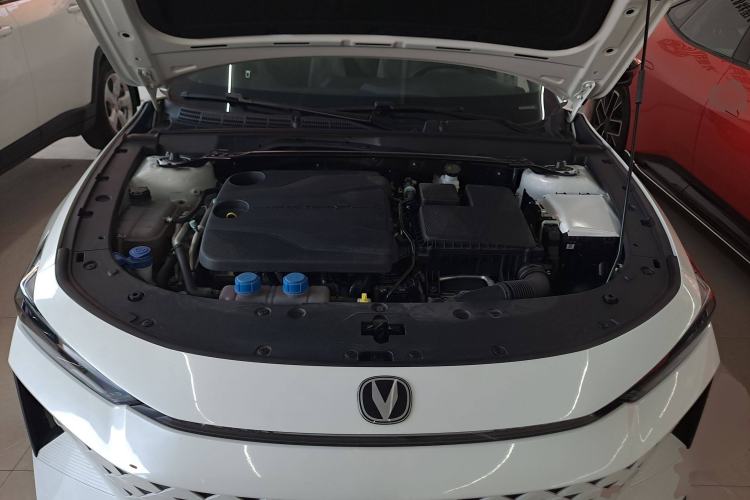 Used CHANGAN UNI-V iDD 2024 Blue Whale Smart Electric iDD 136km Luxury Model Engine Bay