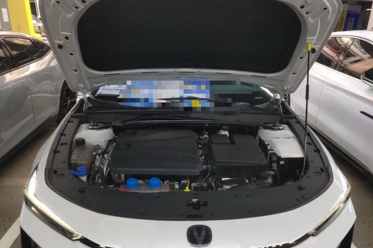 Used CHANGAN UNI-V iDD 2024 Blue Whale Smart Electric iDD 136km ZhiKu Model Engine Bay