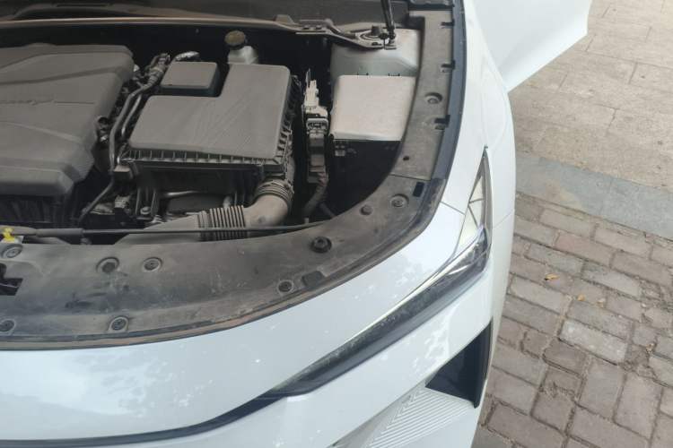 Used CHANGAN UNI-V iDD 2024 Blue Whale Smart Electric iDD 136km Luxury Model Engine Bay Left