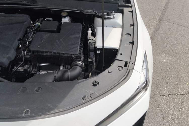 Used CHANGAN UNI-V iDD 2024 Blue Whale Smart Electric iDD 136km Luxury Model Engine Bay Left