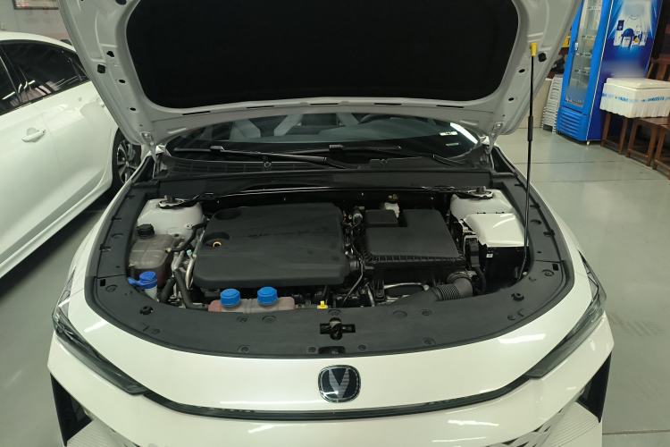 Used CHANGAN UNI-V iDD 2024 Blue Whale Smart Electric iDD 136km Luxury Model Engine Bay