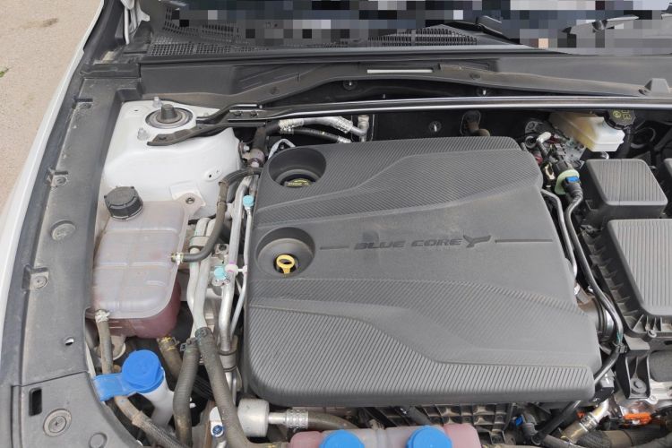 Used CHANGAN UNI-V iDD 2024 Blue Whale Smart Electric iDD 136km Luxury Model Engine Bay Right