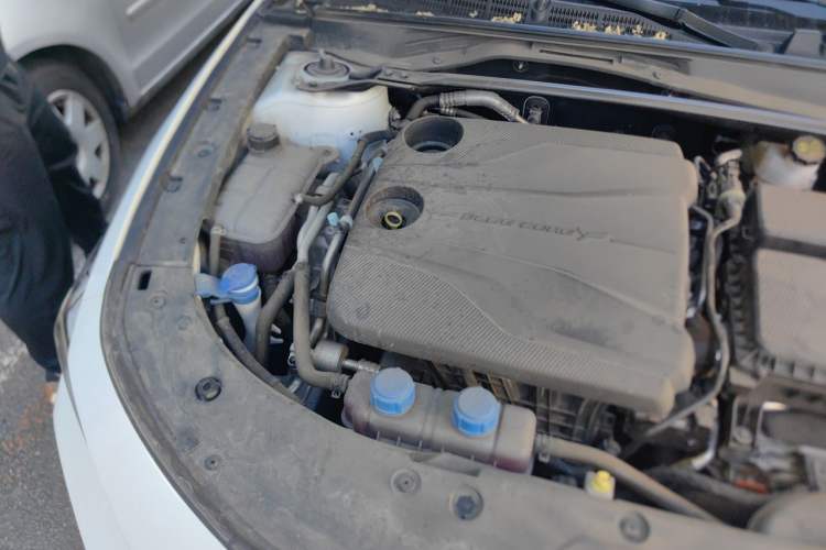 Used CHANGAN UNI-V iDD 2024 Blue Whale Smart Electric iDD 136km ZhiKu Model Engine Bay Right