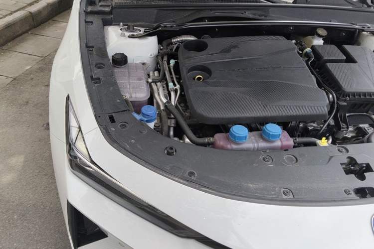 Used CHANGAN UNI-V iDD 2024 Blue Whale Smart Electric iDD 136km Luxury Model Engine Bay Right
