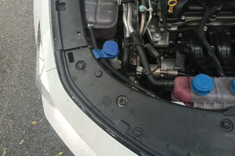 Used CHANGAN UNI-V iDD 2024 Blue Whale Smart Electric iDD 136km Luxury Model Engine Bay Right