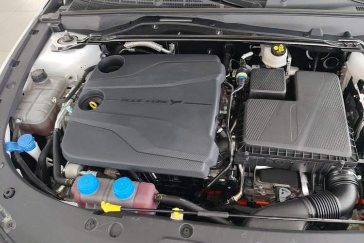 Used CHANGAN UNI-V iDD 2024 Blue Whale Smart Electric iDD 136km ZhiKu Model Engine Bay
