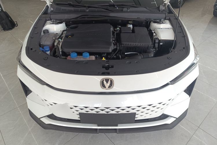 Used CHANGAN UNI-V iDD 2024 Blue Whale Smart Electric iDD 136km ZhiKu Model Engine Bay