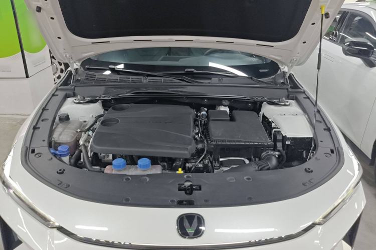 Used CHANGAN UNI-V iDD 2024 Blue Whale Smart Electric iDD 136km Luxury Model Engine Bay