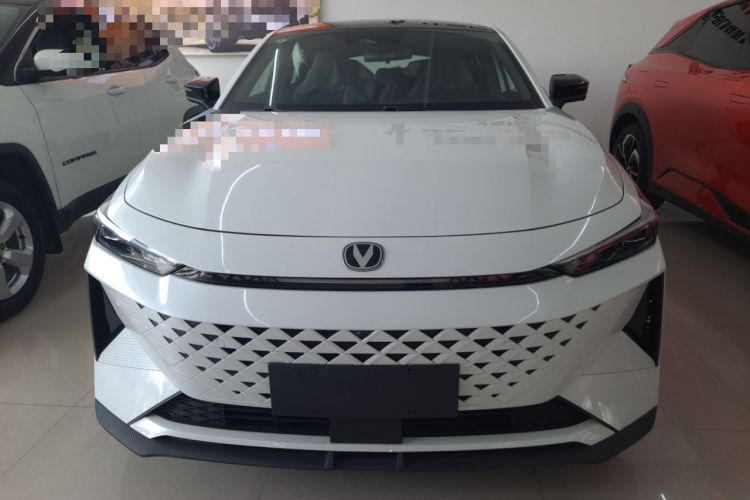 Used CHANGAN UNI-V iDD 2024 Blue Whale Smart Electric iDD 136km Luxury Model Exterior 1