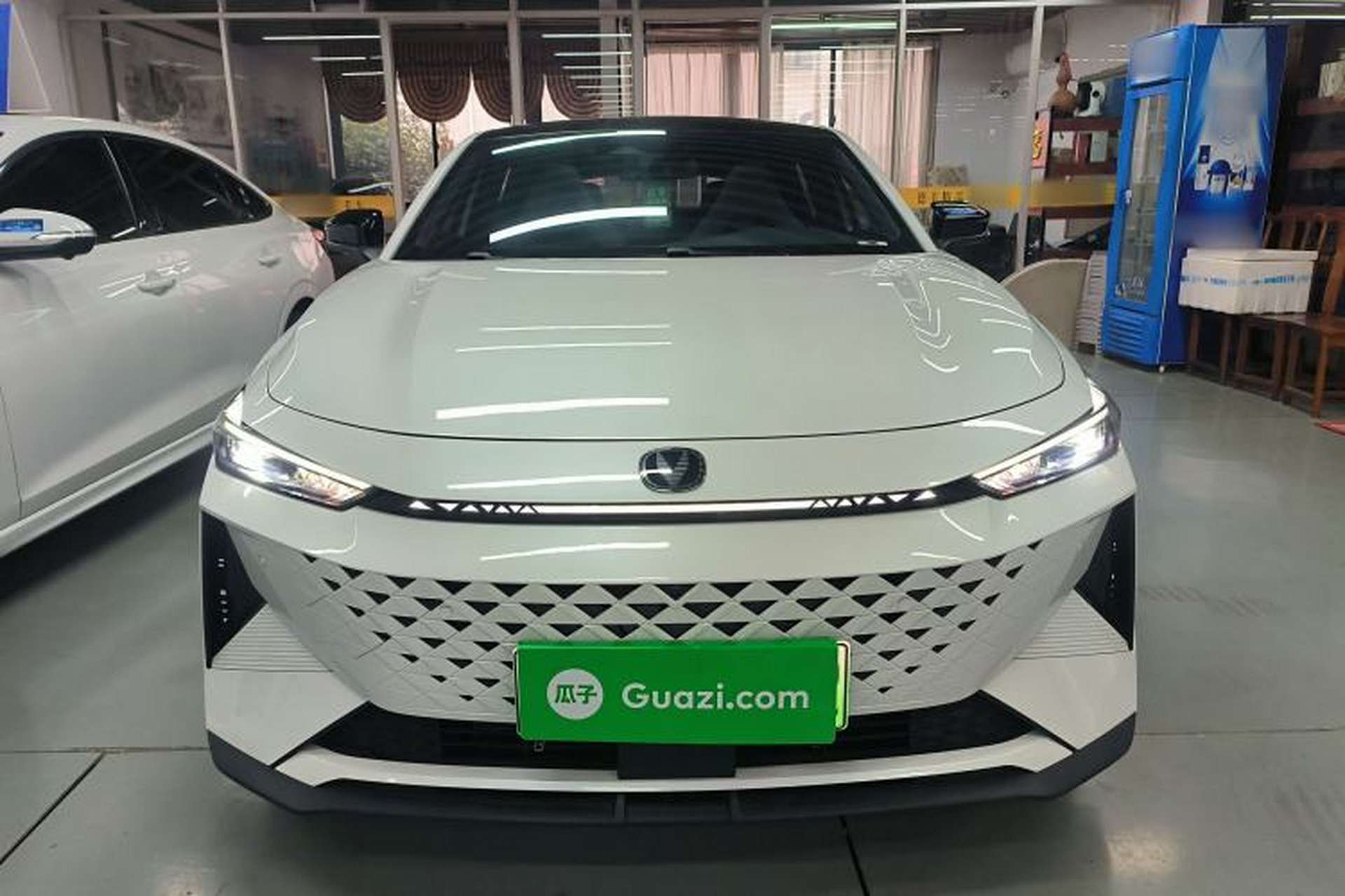 Used CHANGAN UNI-V iDD 2024 Blue Whale Smart Electric iDD 136km Luxury Model Exterior 1