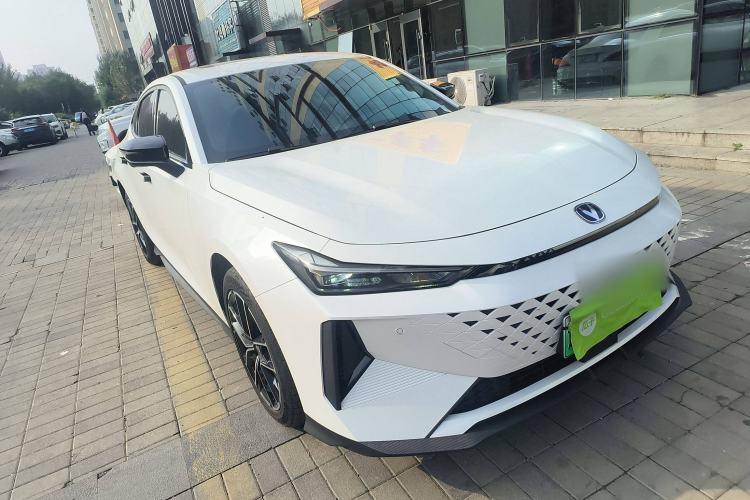 Used CHANGAN UNI-V iDD 2024 Blue Whale Smart Electric iDD 136km ZhiKu Model Exterior 2