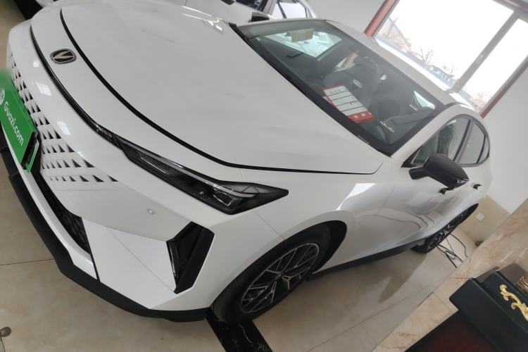 Used CHANGAN UNI-V iDD 2024 Blue Whale Smart Electric iDD 136km Smart & Fun Model Exterior 3