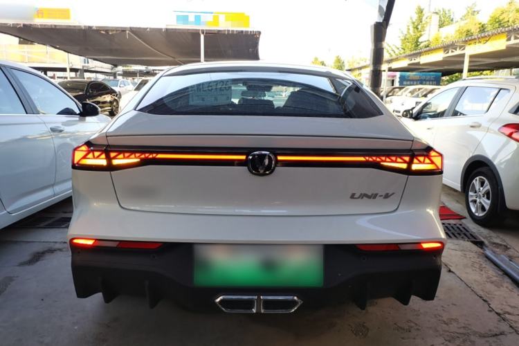 Used CHANGAN UNI-V iDD 2024 Blue Whale Smart Electric iDD 136km Luxury Model Exterior 4