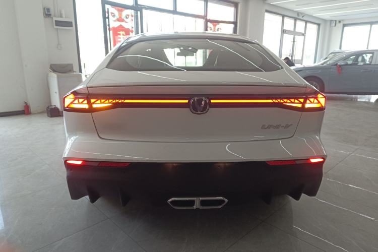 Used CHANGAN UNI-V iDD 2024 Blue Whale Smart Electric iDD 136km ZhiKu Model Exterior 4