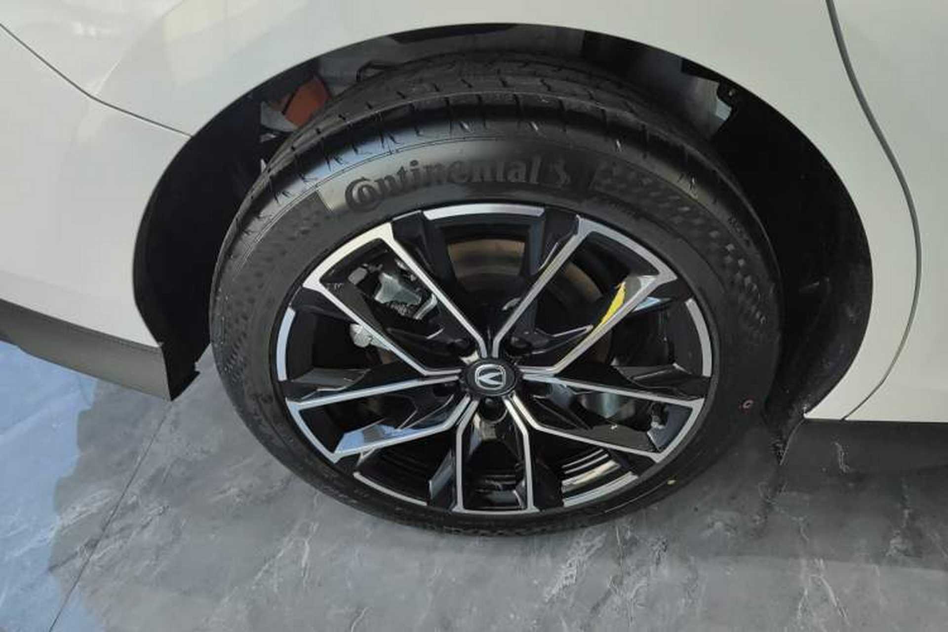 Used CHANGAN UNI-V iDD 2024 Blue Whale Smart Electric iDD 136km ZhiKu Model Exterior 5