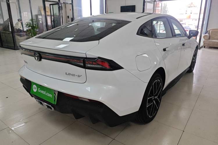 Used CHANGAN UNI-V iDD 2024 Blue Whale Smart Electric iDD 136km Luxury Model Exterior 5