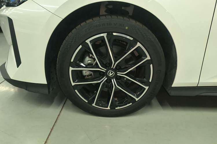 Used CHANGAN UNI-V iDD 2024 Blue Whale Smart Electric iDD 136km Luxury Model Exterior 7