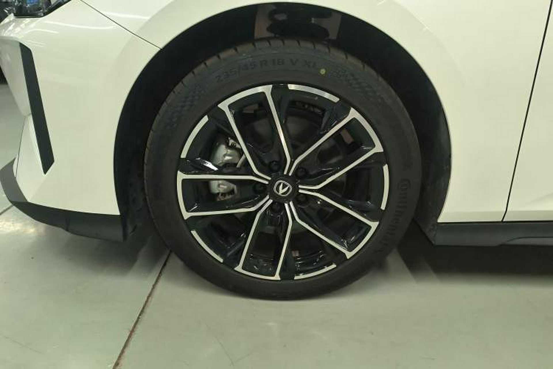 Used CHANGAN UNI-V iDD 2024 Blue Whale Smart Electric iDD 136km Luxury Model Exterior 7