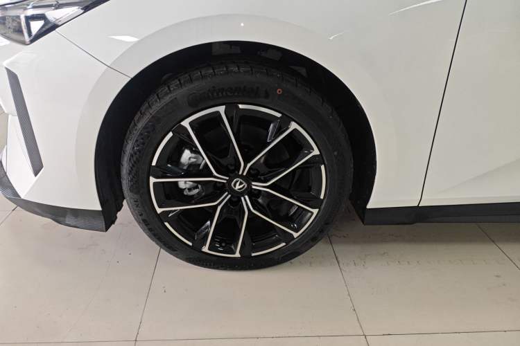 Used CHANGAN UNI-V iDD 2024 Blue Whale Smart Electric iDD 136km Luxury Model Exterior 7