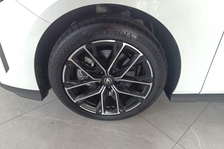 Used CHANGAN UNI-V iDD 2024 Blue Whale Smart Electric iDD 136km ZhiKu Model Exterior 7