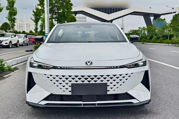 Used CHANGAN UNI-V iDD 2024 Blue Whale Smart Electric iDD 136km Luxury Model Exterior 8