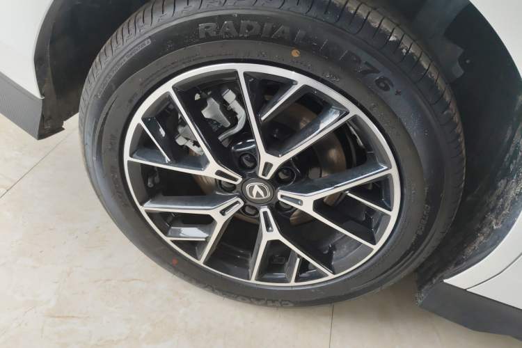 Used CHANGAN UNI-V iDD 2024 Blue Whale Smart Electric iDD 136km Smart & Fun Model Exterior 8