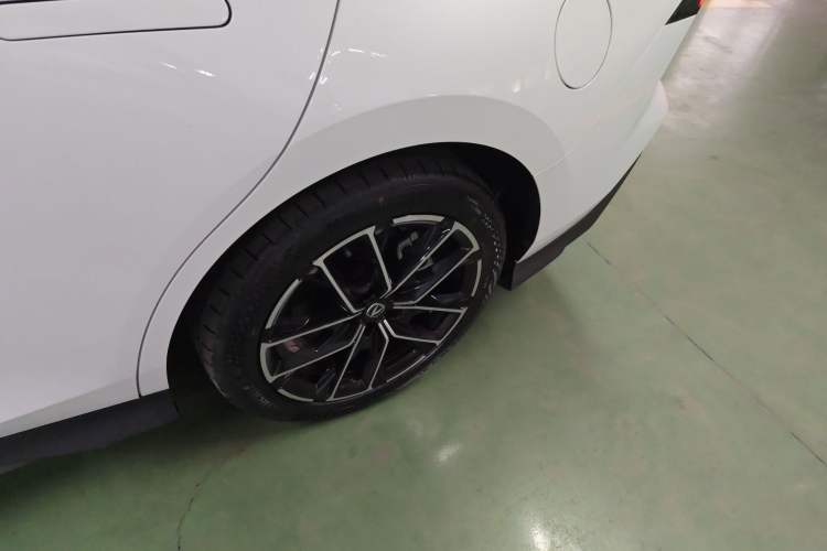 Used CHANGAN UNI-V iDD 2024 Blue Whale Smart Electric iDD 136km ZhiKu Model Exterior 9