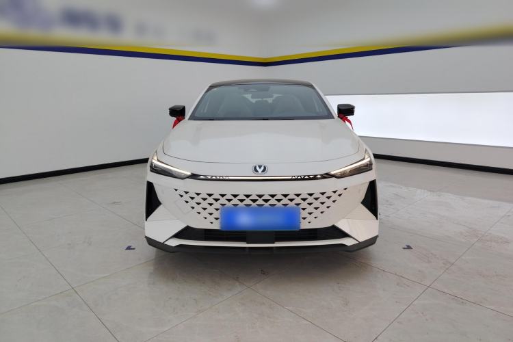 Used CHANGAN UNI-V iDD 2024 Blue Whale Smart Electric iDD 136km Luxury Model Front