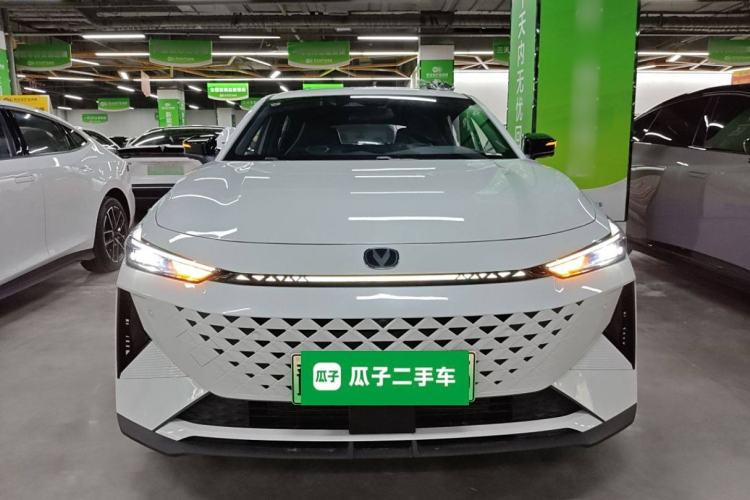 Used CHANGAN UNI-V iDD 2024 Blue Whale Smart Electric iDD 136km ZhiKu Model Front