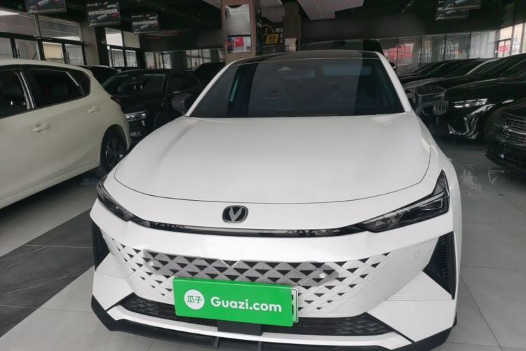 Used CHANGAN UNI-V iDD 2024 Blue Whale Smart Electric iDD 136km Luxury Model Front
