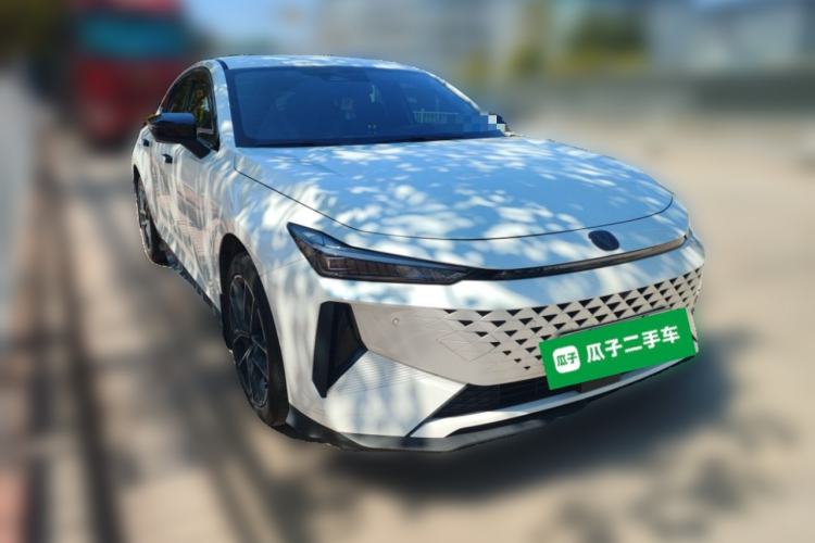 Used CHANGAN UNI-V iDD 2024 Blue Whale Smart Electric iDD 136km ZhiKu Model Front Right 45 Deg