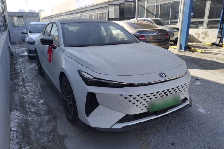 Used CHANGAN UNI-V iDD 2024 Blue Whale Smart Electric iDD 136km Luxury Model Front Right 45 Deg