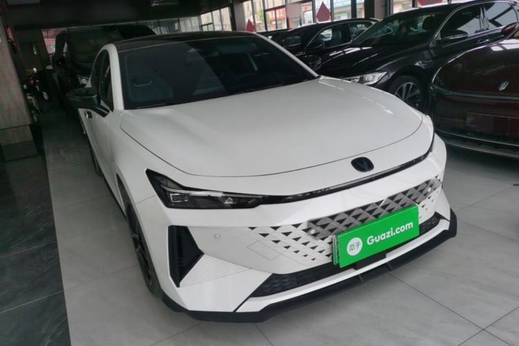 Used CHANGAN UNI-V iDD 2024 Blue Whale Smart Electric iDD 136km Luxury Model Front Right 45 Deg
