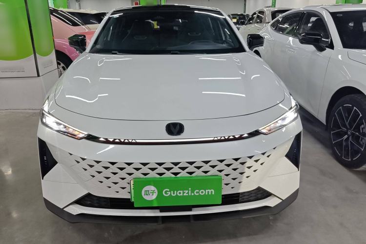 Used CHANGAN UNI-V iDD 2024 Blue Whale Smart Electric iDD 136km Luxury Model Front