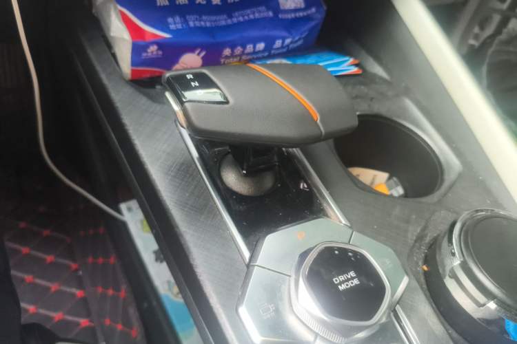 Used CHANGAN UNI-V iDD 2024 Blue Whale Smart Electric iDD 136km Luxury Model Gear Lever