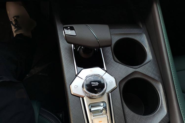 Used CHANGAN UNI-V iDD 2024 Blue Whale Smart Electric iDD 136km Luxury Model Gear Lever