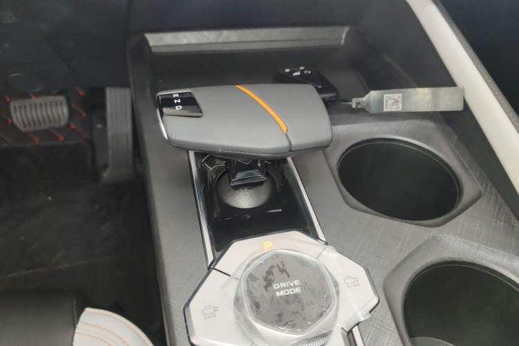 Used CHANGAN UNI-V iDD 2024 Blue Whale Smart Electric iDD 136km Smart & Fun Model Gear Lever