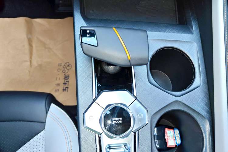 Used CHANGAN UNI-V iDD 2024 Blue Whale Smart Electric iDD 136km ZhiKu Model Gear Lever