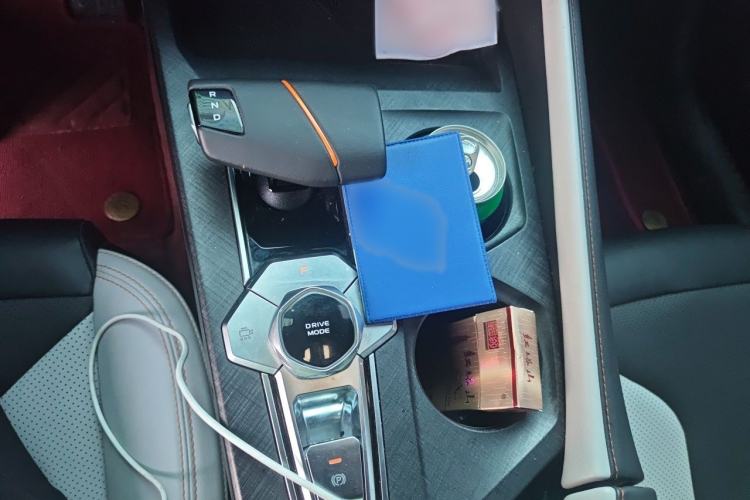 Used CHANGAN UNI-V iDD 2024 Blue Whale Smart Electric iDD 136km Luxury Model Gear Lever