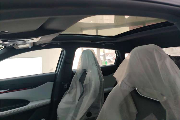 Used CHANGAN UNI-V iDD 2024 Blue Whale Smart Electric iDD 136km Luxury Model Headliner