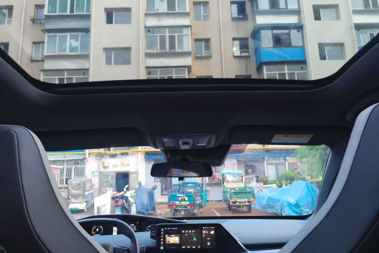 Used CHANGAN UNI-V iDD 2024 Blue Whale Smart Electric iDD 136km Luxury Model Headliner